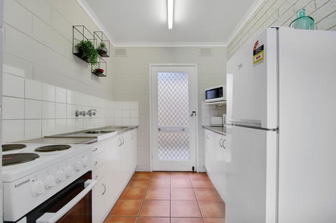 Hybiscus Waterfront Apartments - Broome Tourism 16