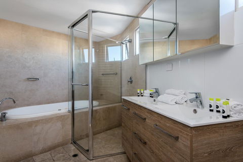 Noosa Blue Resort - Broome Tourism 18