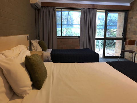 Bribie Island Hotel - Broome Tourism 19