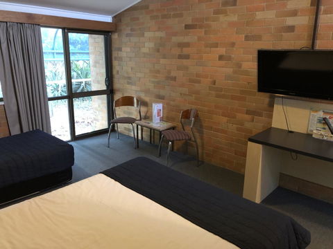Bribie Island Hotel - Broome Tourism 20