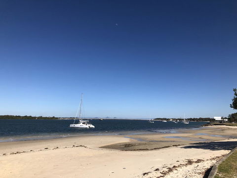 Bribie Island Hotel - Broome Tourism 25