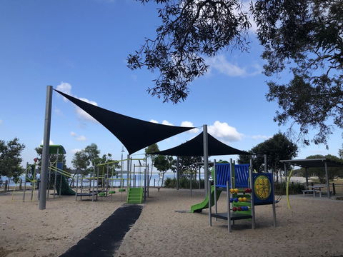 Bribie Island Hotel - Broome Tourism 23