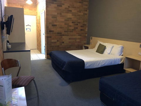 Bribie Island Hotel - Broome Tourism 17