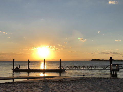 Bribie Island Hotel - Broome Tourism 0
