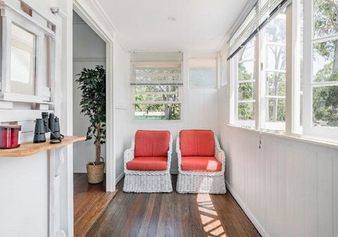 Lake Weyba Noosa Lodge & Kangaroos - Broome Tourism 19