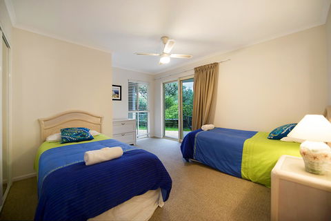Whale Watch Ocean Beach Resort - Broome Tourism 6