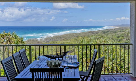 Whale Watch Ocean Beach Resort - Broome Tourism 1