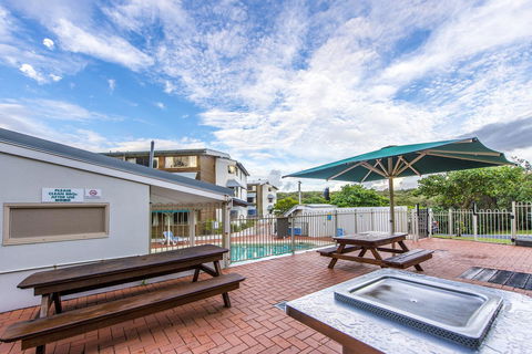 Whale Watch Ocean Beach Resort - Broome Tourism 2