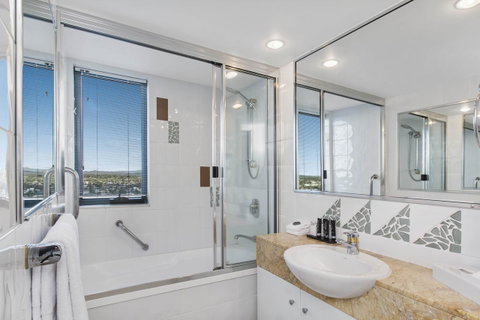 Mantra Mooloolaba Beach - Broome Tourism 21