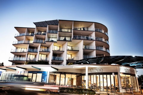 Ocean Views Resort Caloundra - Broome Tourism 1