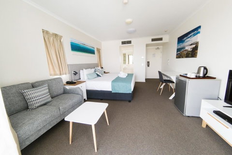 Ocean Views Resort Caloundra - Broome Tourism 29