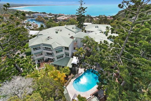 The Lookout Resort Noosa - Broome Tourism 0