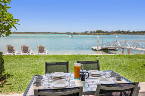 Noosa Harbour Resort - Broome Tourism 6