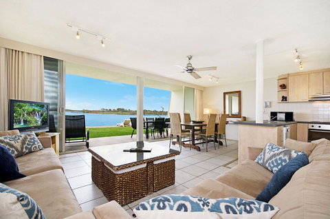 Noosa Harbour Resort - Broome Tourism 7