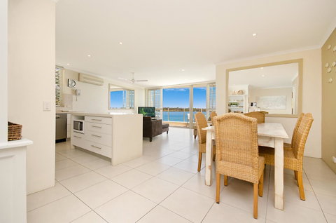 Noosa Harbour Resort - Broome Tourism 44
