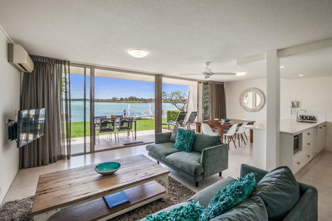 Noosa Harbour Resort - Broome Tourism 21