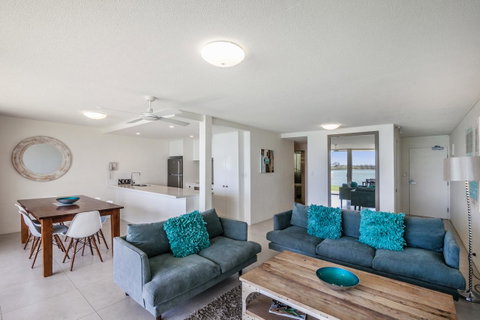 Noosa Harbour Resort - Broome Tourism 23