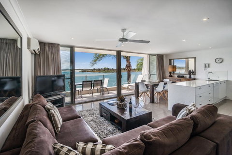 Noosa Harbour Resort - Broome Tourism 22