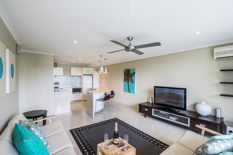 Noosa Harbour Resort - Broome Tourism 9