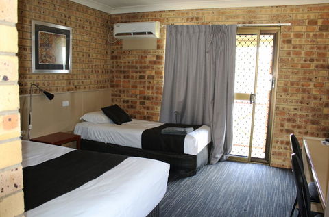 Clermont Country Motor Inn - Broome Tourism 2