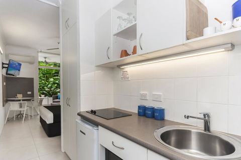 By The Sea Port Douglas - Broome Tourism 13