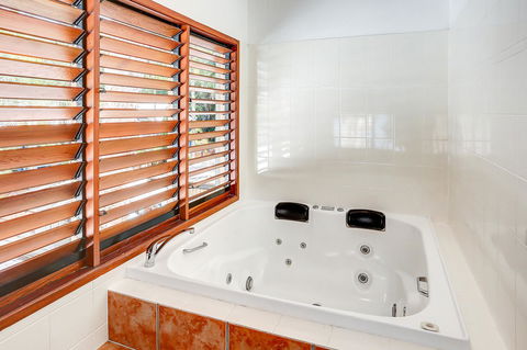 Paradise On The Beach Resort - Broome Tourism 9