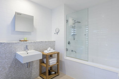 RACV Noosa Resort - Broome Tourism 8