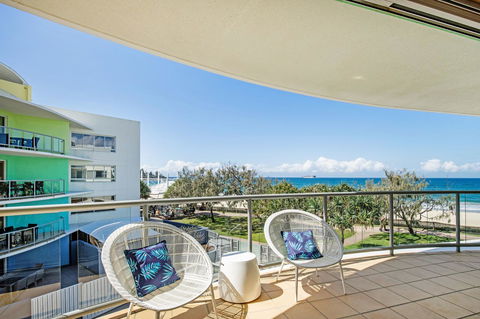 Rolling Surf Resort - Broome Tourism 14