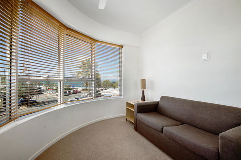 Rolling Surf Resort - Broome Tourism 29