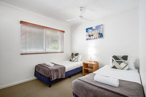Rolling Surf Resort - Broome Tourism 2