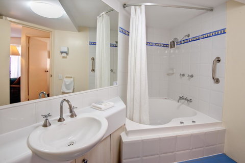 Nautilus Resort Mooloolaba - Broome Tourism 24