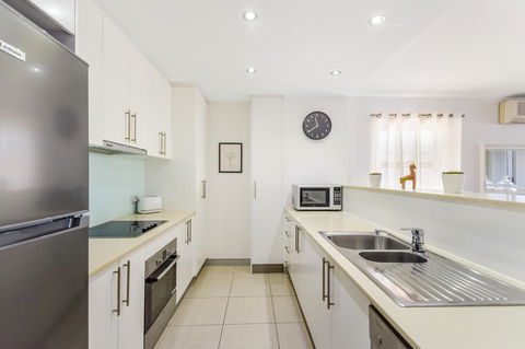 Redvue Holiday Apartments - Broome Tourism 5