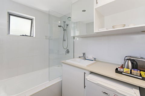 Redvue Holiday Apartments - Broome Tourism 26