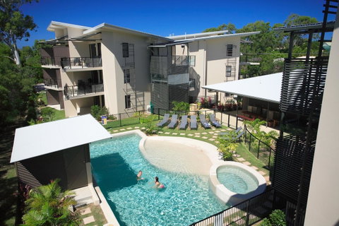 Agnes Water Beach Club - Broome Tourism 1