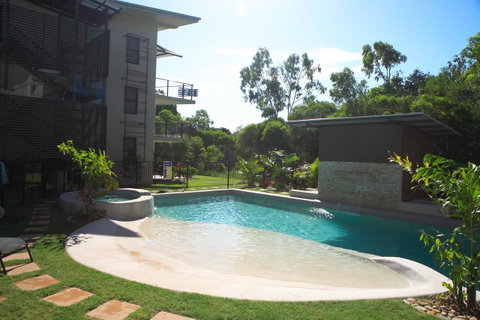 Agnes Water Beach Club - Broome Tourism 2