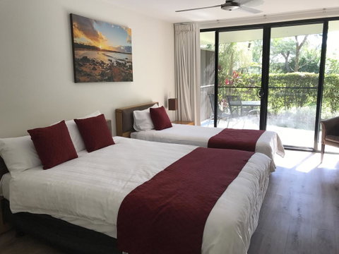 Agnes Water Beach Club - Broome Tourism 18