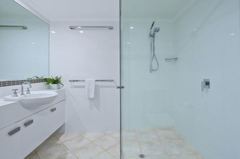 Noosa Tropicana - Broome Tourism 24