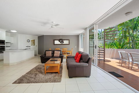 Noosa Tropicana - Broome Tourism 21