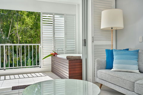 Palm Cove Paradise - Couples Spa Beach Getaway - Broome Tourism 8