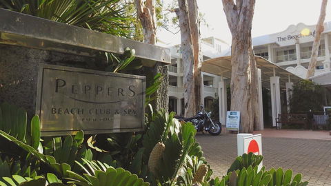 Palm Cove Paradise - Couples Spa Beach Getaway - Broome Tourism 2