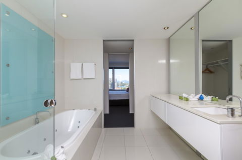 Q1 Resort & Spa - Official - Broome Tourism 1