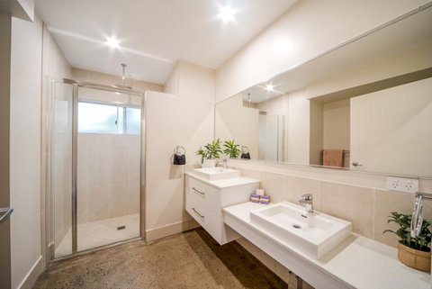 Whitsunday Luxury Homes - Broome Tourism 33