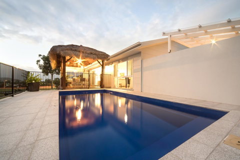 Whitsunday Luxury Homes - Broome Tourism 0