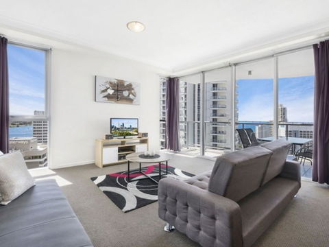 Beach Stay - Ocean & Riverview Resort Chevron Renaissance Central Surfers Paradise - Broome Tourism 3