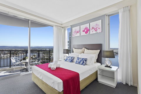 Beach Stay - Ocean & Riverview Resort Chevron Renaissance Central Surfers Paradise - Broome Tourism 8