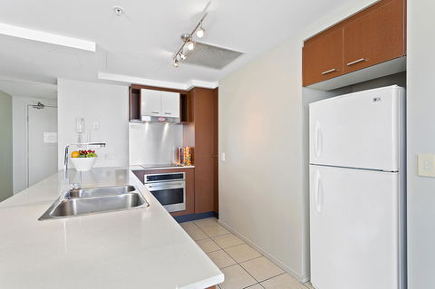 Beach Stay - Ocean & Riverview Resort Chevron Renaissance Central Surfers Paradise - Broome Tourism 5