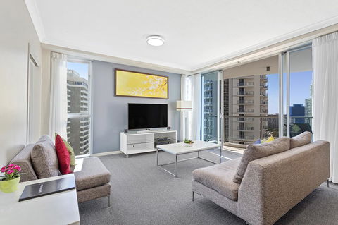 Beach Stay - Ocean & Riverview Resort Chevron Renaissance Central Surfers Paradise - Broome Tourism 7