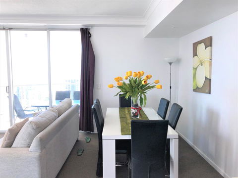 Beach Stay - Ocean & Riverview Resort Chevron Renaissance Central Surfers Paradise - Broome Tourism 4