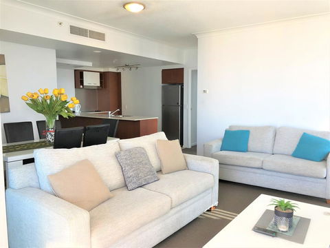 Beach Stay - Ocean & Riverview Resort Chevron Renaissance Central Surfers Paradise - Broome Tourism 20