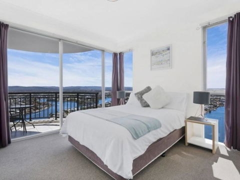 Beach Stay - Ocean & Riverview Resort Chevron Renaissance Central Surfers Paradise - Broome Tourism 1